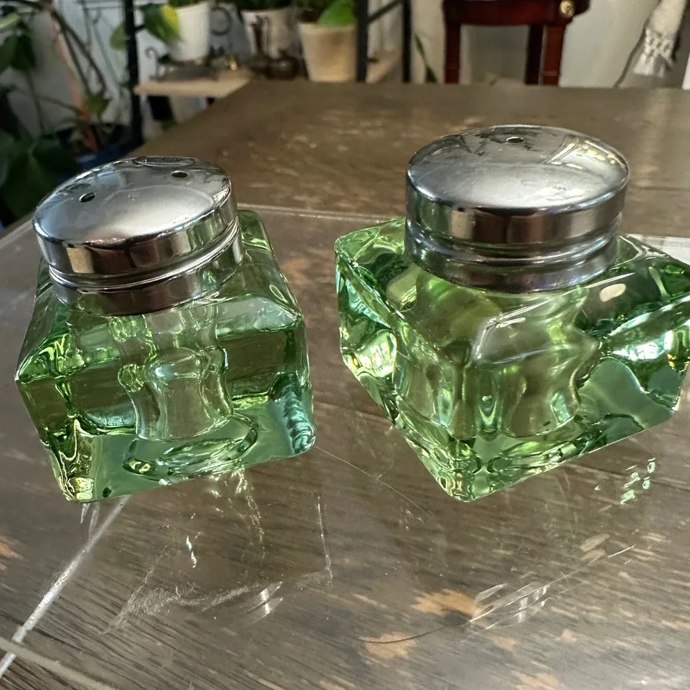 Pottery Barn Monterey collection Green Icecube Salt and Pepper Shakers NEW